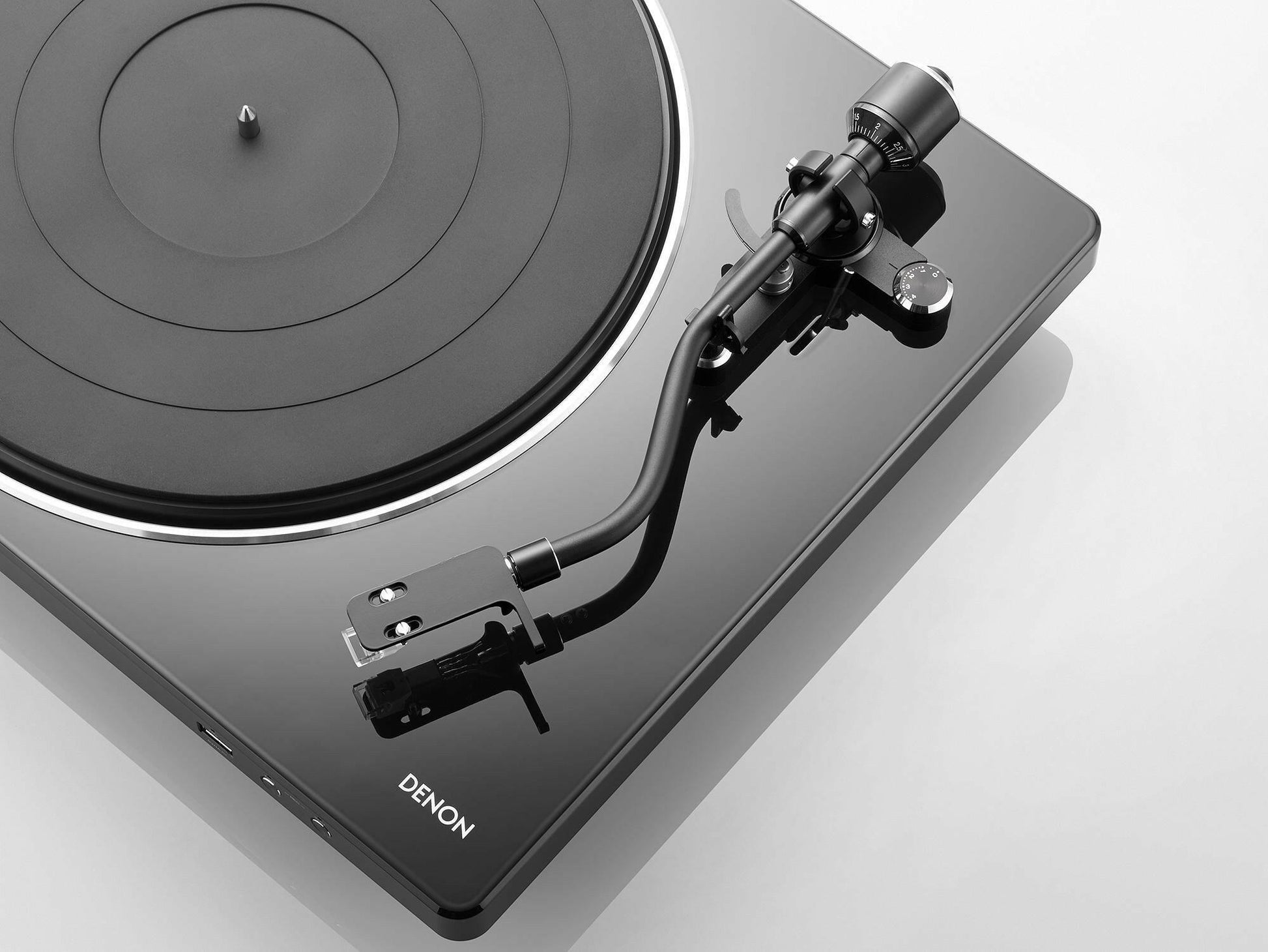 Denon Plattenspieler DP450USB Schwarz mit USB, Riemenantrieb.