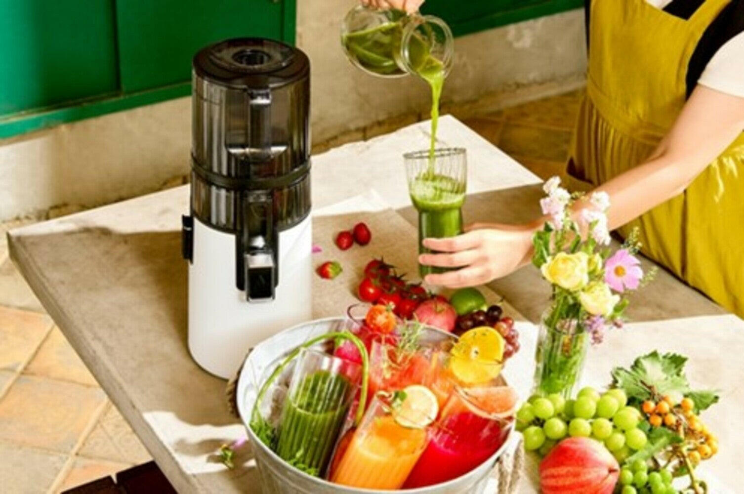 Hurom H70-ST Slow Juicer Titangrau – Leiser Entsafter mit Feinsieb für nährstoffreiche Obst- und Gemüsesäfte.