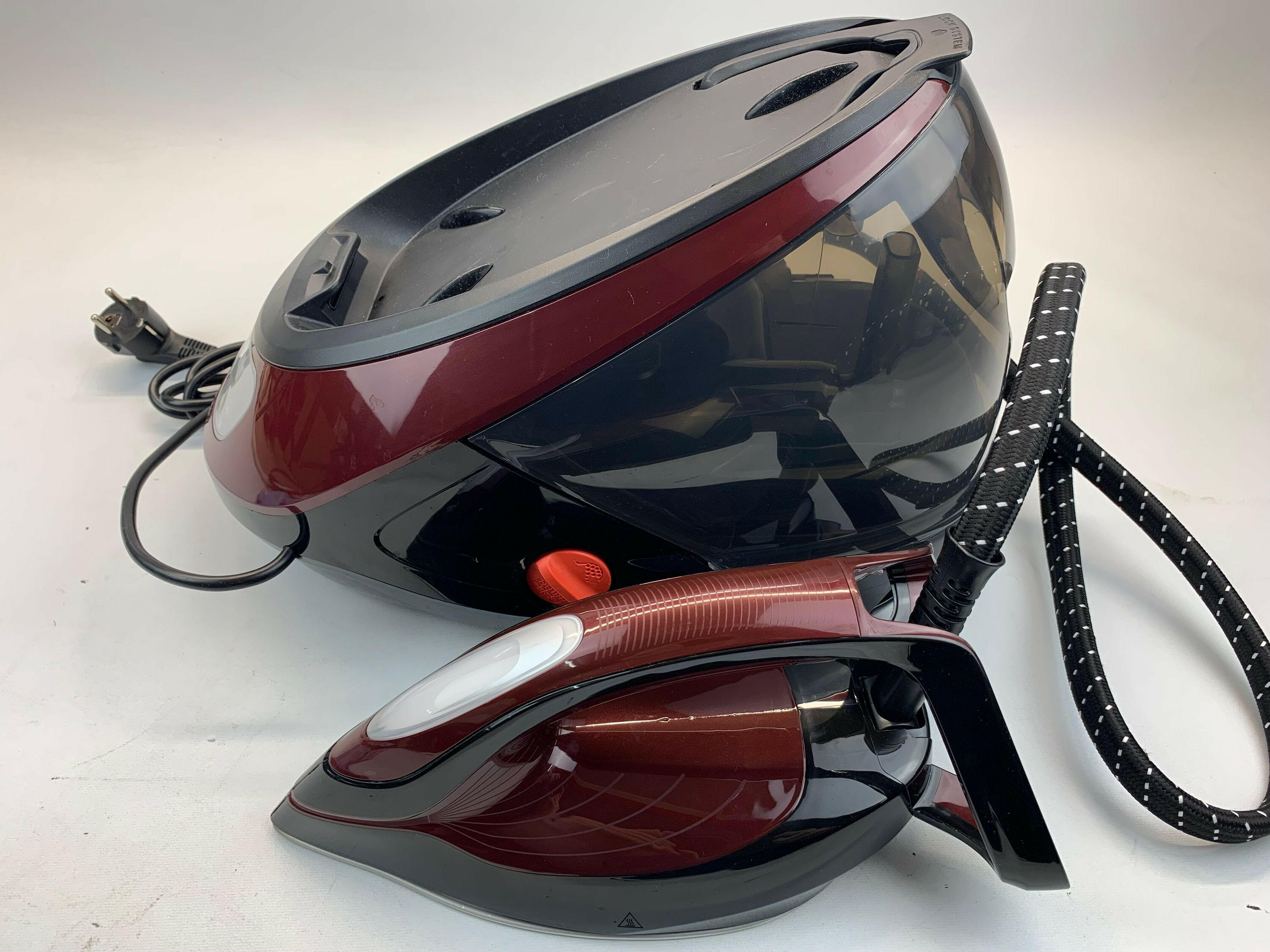 Tefal GV9230 Dampferzeuger 2600W, 7,5 Bar Dampf, B-Ware.