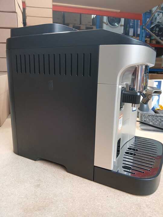 ECAM 290.61.SB Magnifica Evo silber schwarz Kaffeevollautomat B-Ware