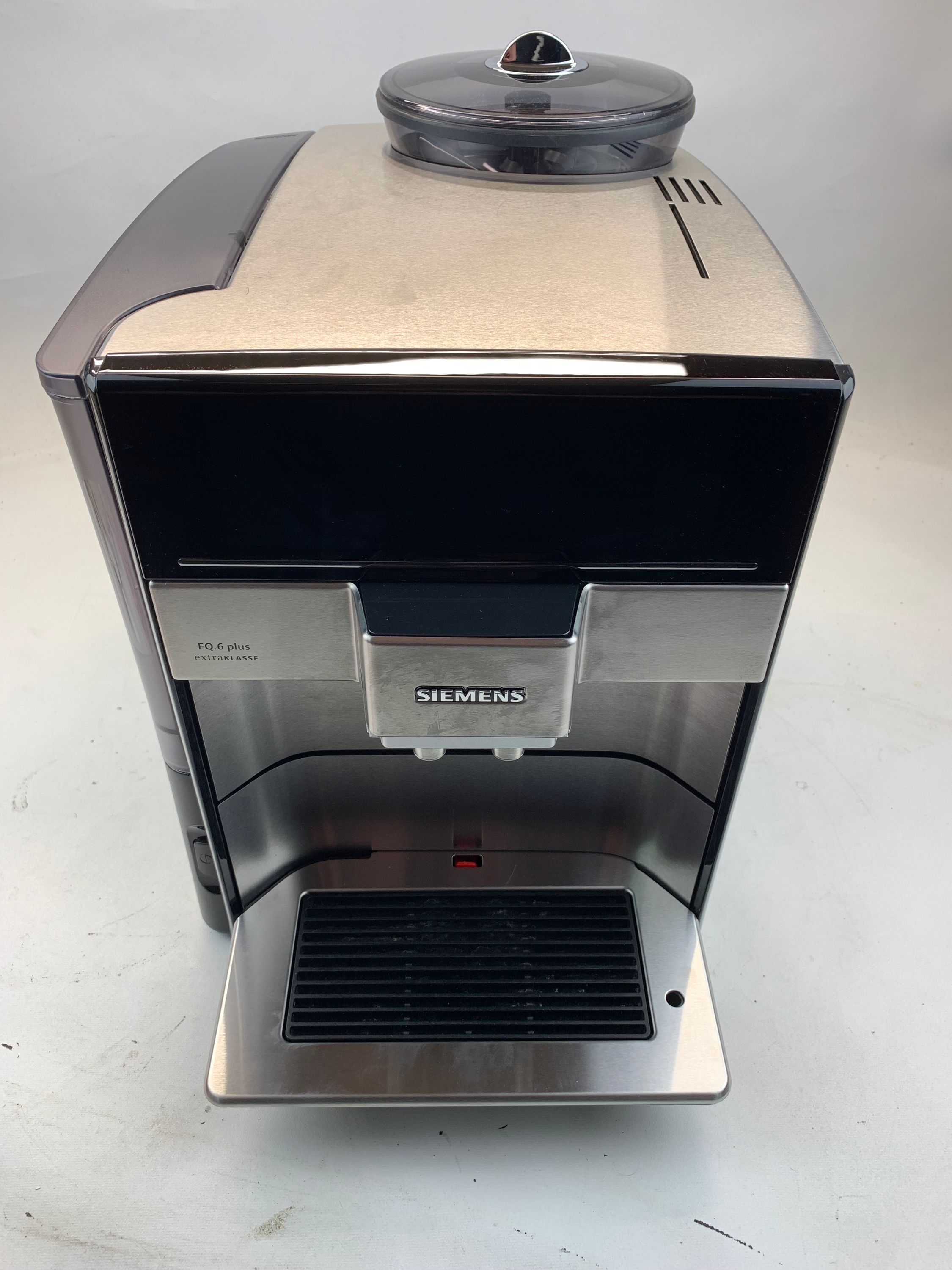 Siemens TE657F03DE EQ.6 plus Kaffeevollautomat, B-Ware Edelstahl